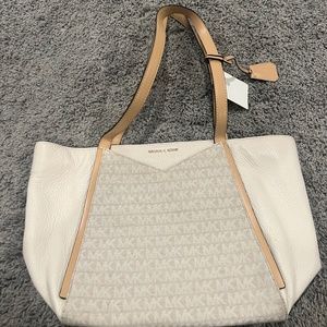 Michael Kors Signature Bag